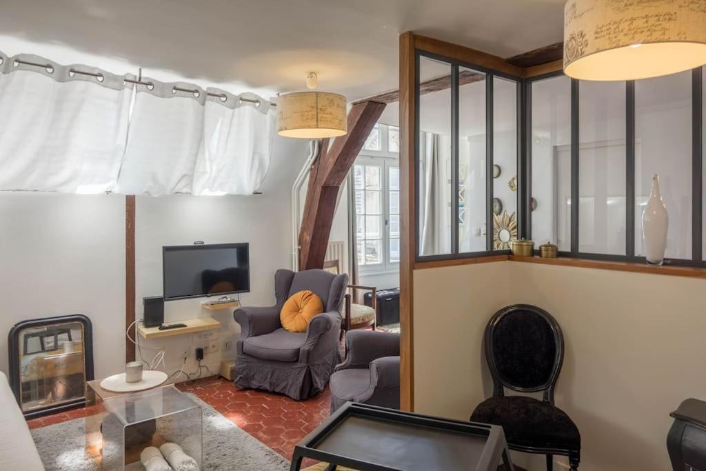 Le Sainte Anne *Studio* Apartment Орлеан Екстериор снимка